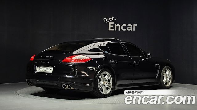 Porsche Panamera 2010 — photo 2