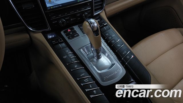 Porsche Panamera 2010 — photo 9