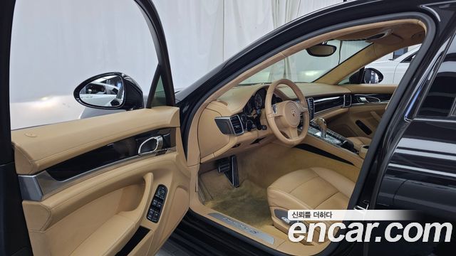 Porsche Panamera 2010 — photo 10