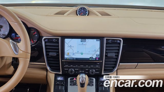 Porsche Panamera 2010 — photo 14