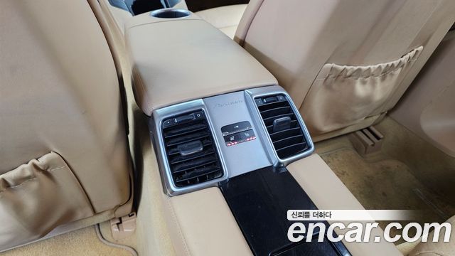 Porsche Panamera 2010 — photo 19