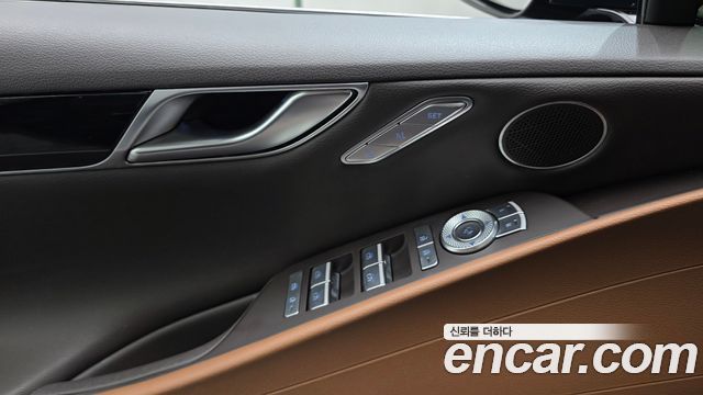 Genesis G80 2022 — photo 27