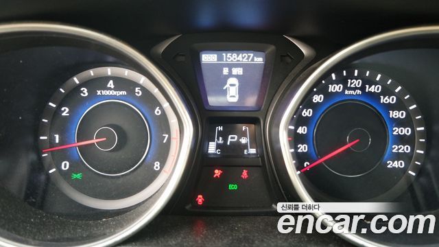 Hyundai AVANTE 2012 — photo 8