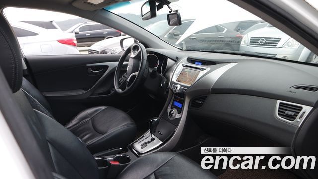 Hyundai AVANTE 2012 — photo 9