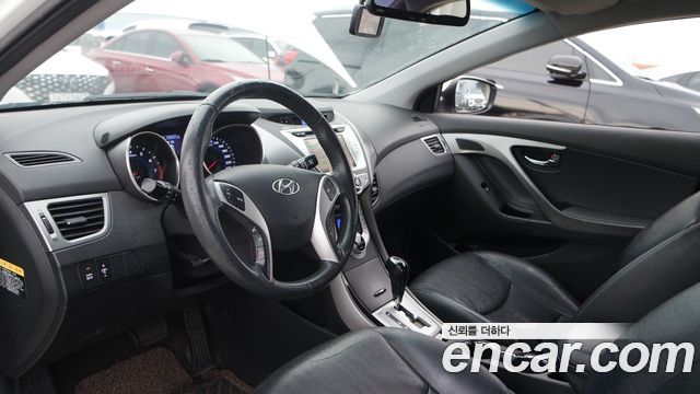 Hyundai AVANTE 2012 — photo 13