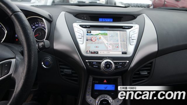 Hyundai AVANTE 2012 — photo 16