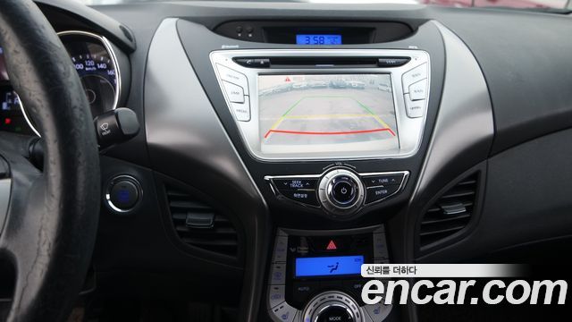 Hyundai AVANTE 2012 — photo 17