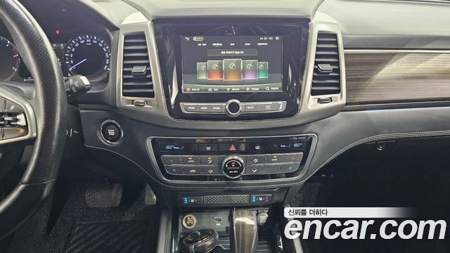 KG Mobility Rexton 2018 — photo 18