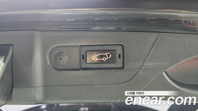 KG Mobility Rexton 2018 — photo 22