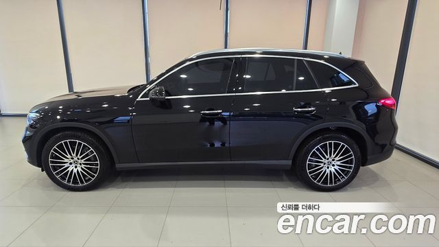 Mercedes-Benz GLC-Class 2026 — photo 12