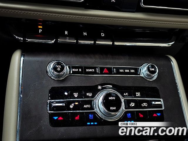 Lincoln Aviator 2020 — photo 17