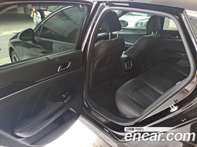 Kia K5 2023 — photo 10