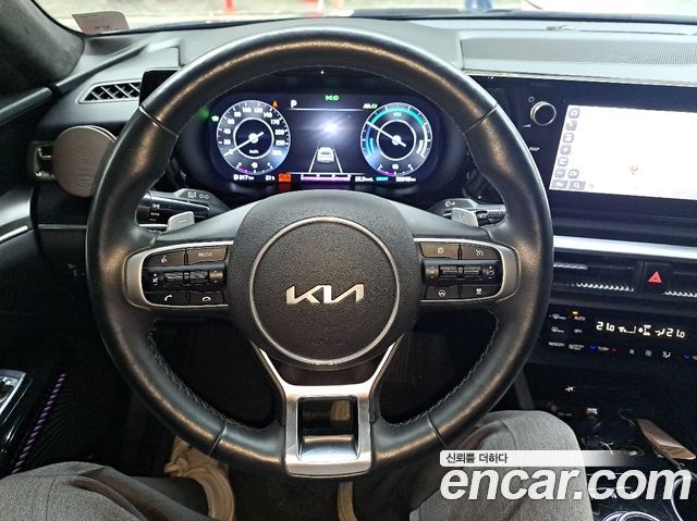 Kia K5 2023 — photo 15