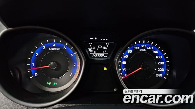 Hyundai AVANTE 2015 — photo 8