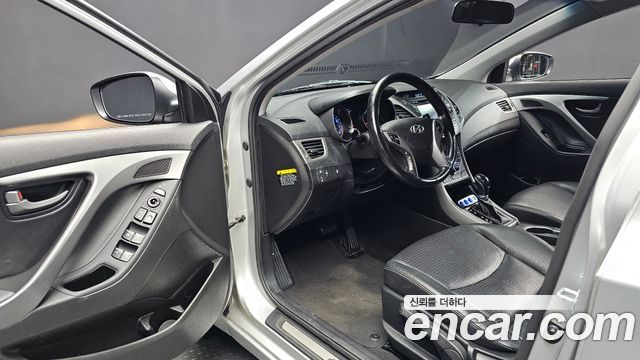Hyundai AVANTE 2015 — photo 10