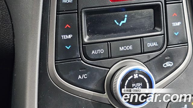 Hyundai AVANTE 2015 — photo 16