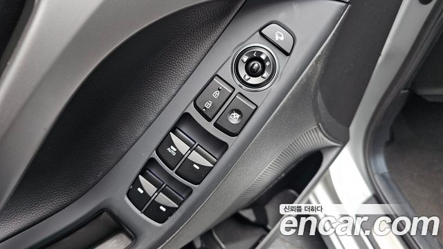 Hyundai AVANTE 2015 — photo 19