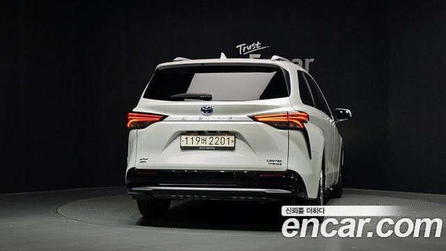 Toyota Sienna 2022 — photo 4