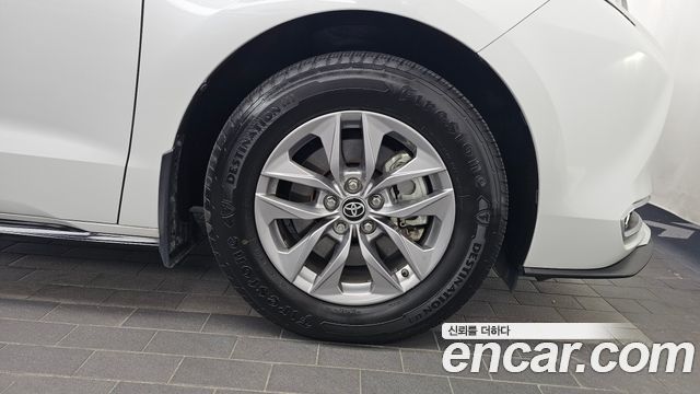 Toyota Sienna 2022 — photo 7
