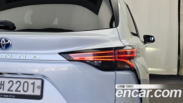 Toyota Sienna 2022 — photo 9