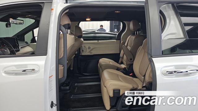 Toyota Sienna 2022 — photo 16