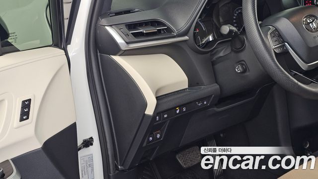 Toyota Sienna 2022 — photo 30