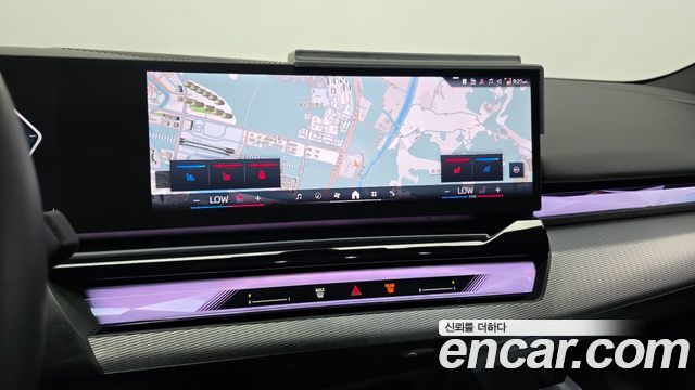 BMW 5-Series 2025 — photo 22