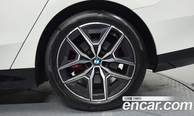 BMW 5-Series 2025 — photo 7