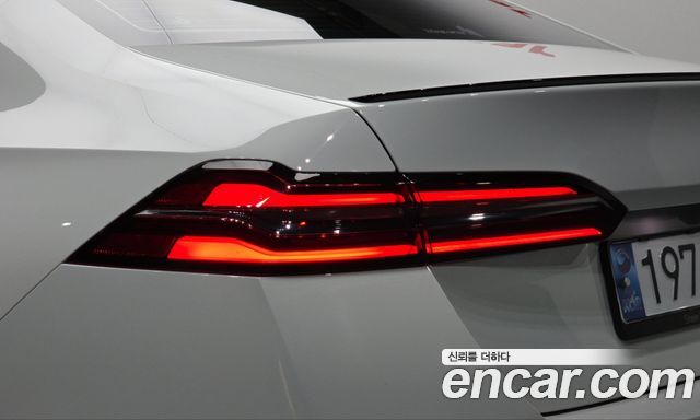 BMW 5-Series 2025 — photo 9
