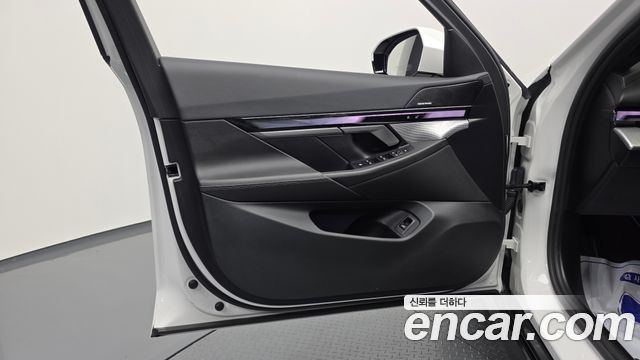 BMW 5-Series 2025 — photo 14