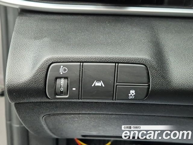 Hyundai AVANTE 2021 — photo 13