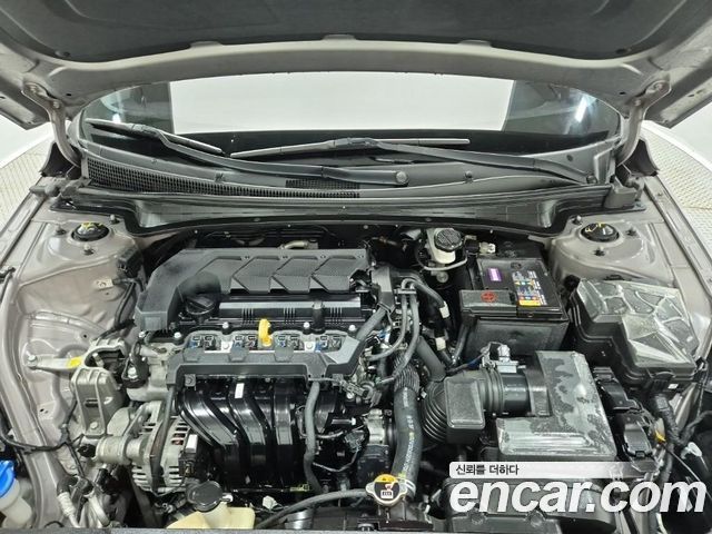 Hyundai AVANTE 2021 — photo 16
