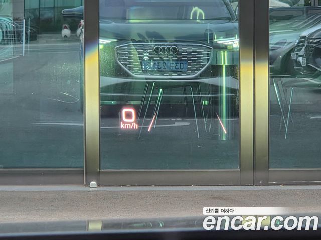 Audi Q4 e-tron 2022 — photo 17