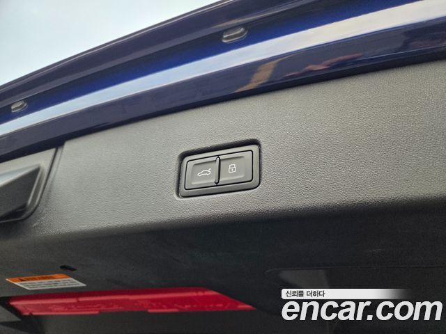Audi Q4 e-tron 2022 — photo 18