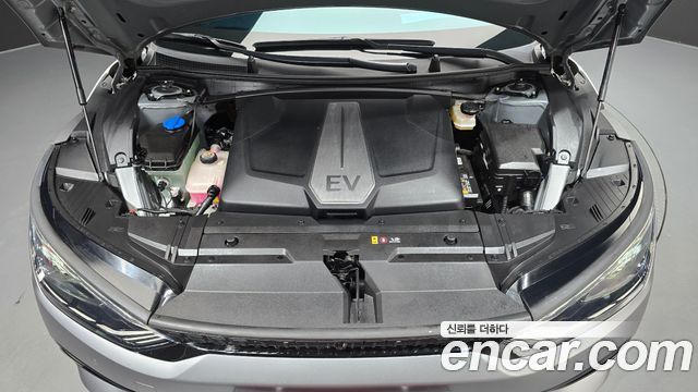 Kia EV6 2023 — photo 6