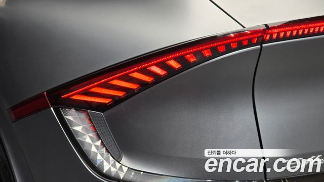 Kia EV6 2023 — photo 9