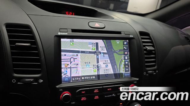 Kia K3 2016 — photo 20