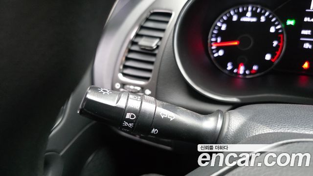 Kia K3 2016 — photo 27