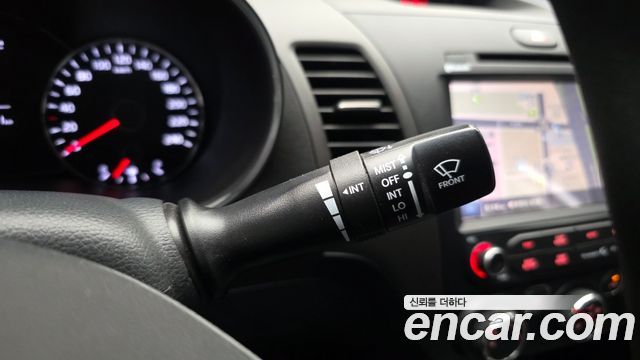 Kia K3 2016 — photo 28