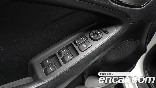 Kia K3 2016 — photo 29