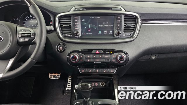 Kia Sorento 2017 — photo 22
