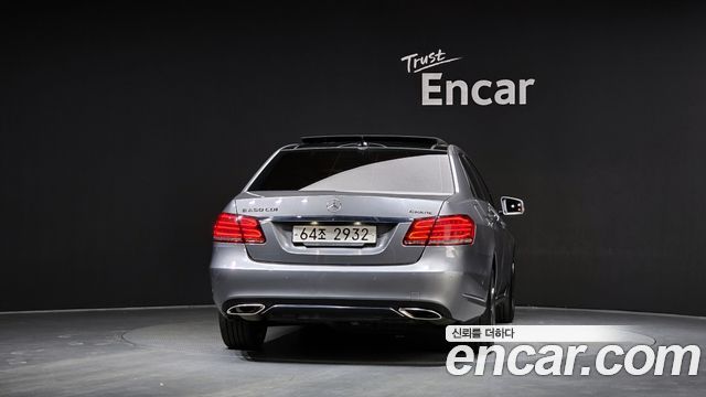 Mercedes-Benz E-Class 2014 — photo 4