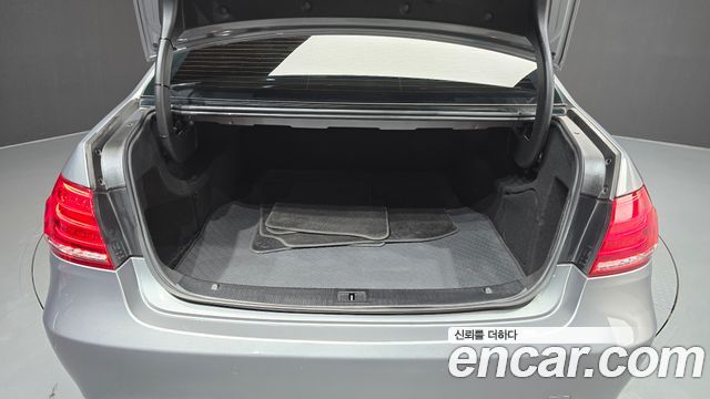 Mercedes-Benz E-Class 2014 — photo 20