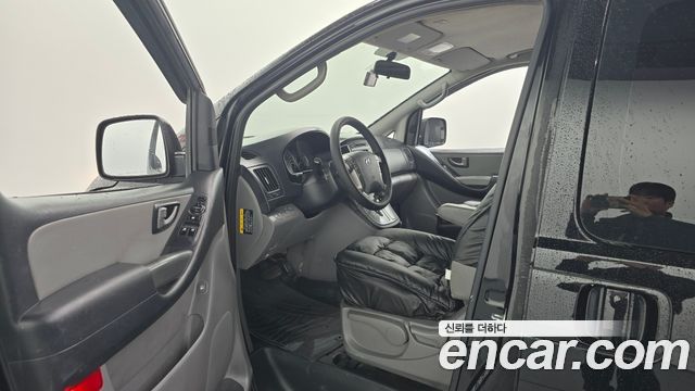Hyundai Starex 2017 — photo 13