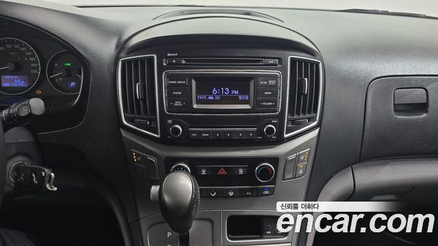 Hyundai Starex 2017 — photo 18