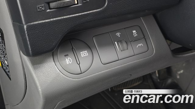 Hyundai Starex 2017 — photo 23