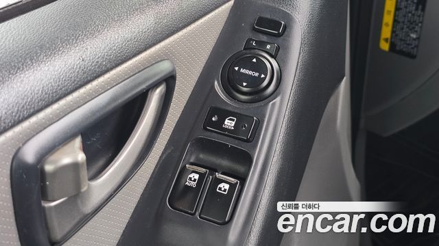 Hyundai Starex 2017 — photo 24