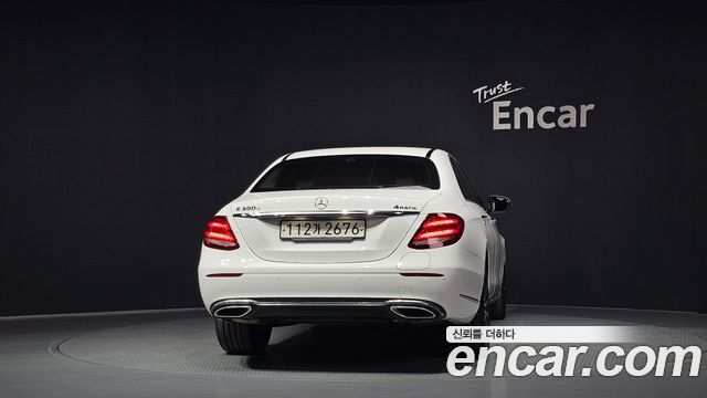 Mercedes-Benz E-Class 2020 — photo 4