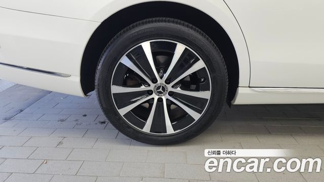 Mercedes-Benz E-Class 2020 — photo 5