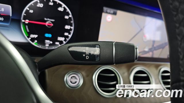 Mercedes-Benz E-Class 2020 — photo 12
